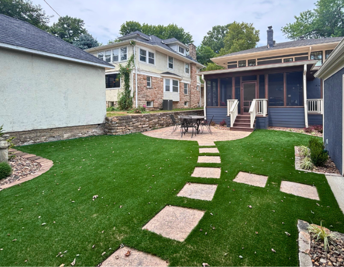 ellen-zetmeir-backyard-landscaping-to-boost-home-value-1 Ellen Zetmeir Boost Home Value with Landscaping